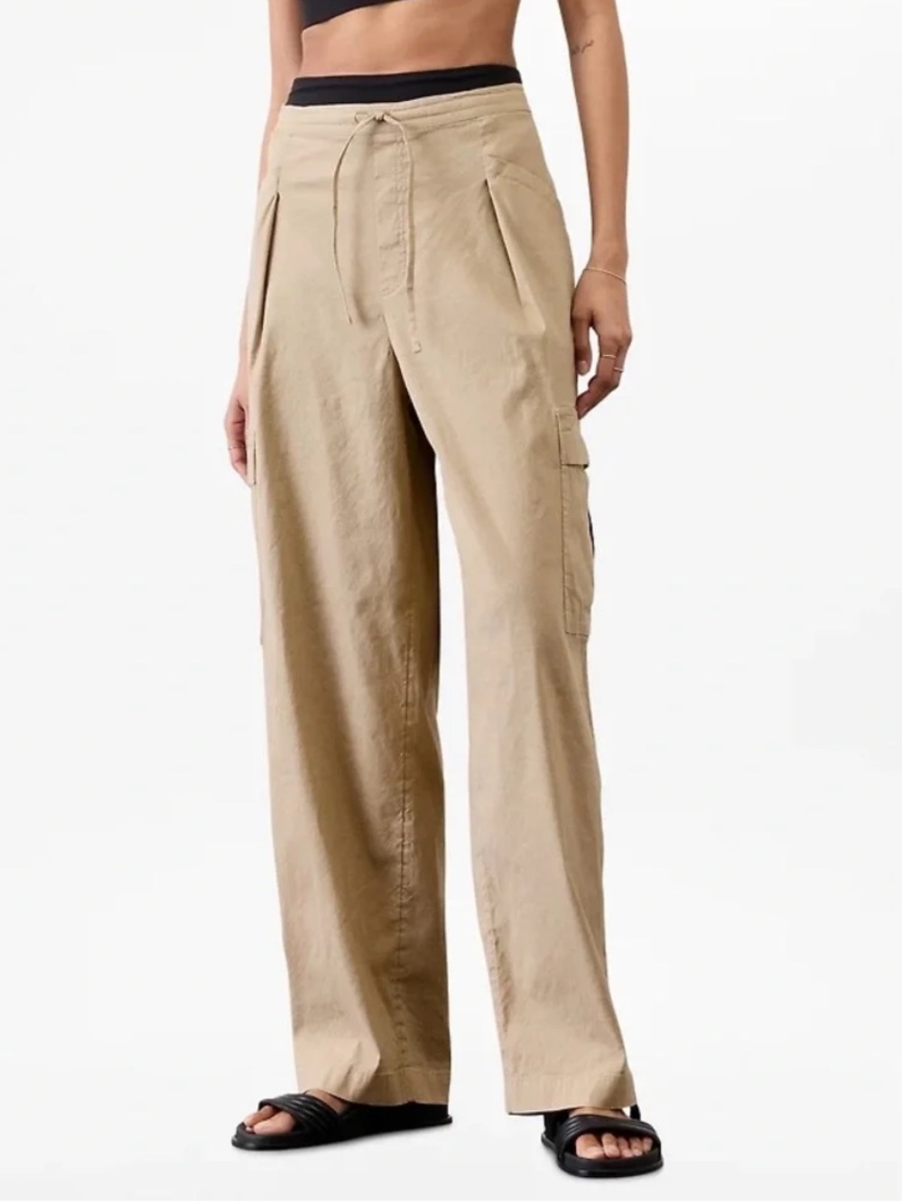 Athleta // Mid-Rise Straight Leg Cargo Pant